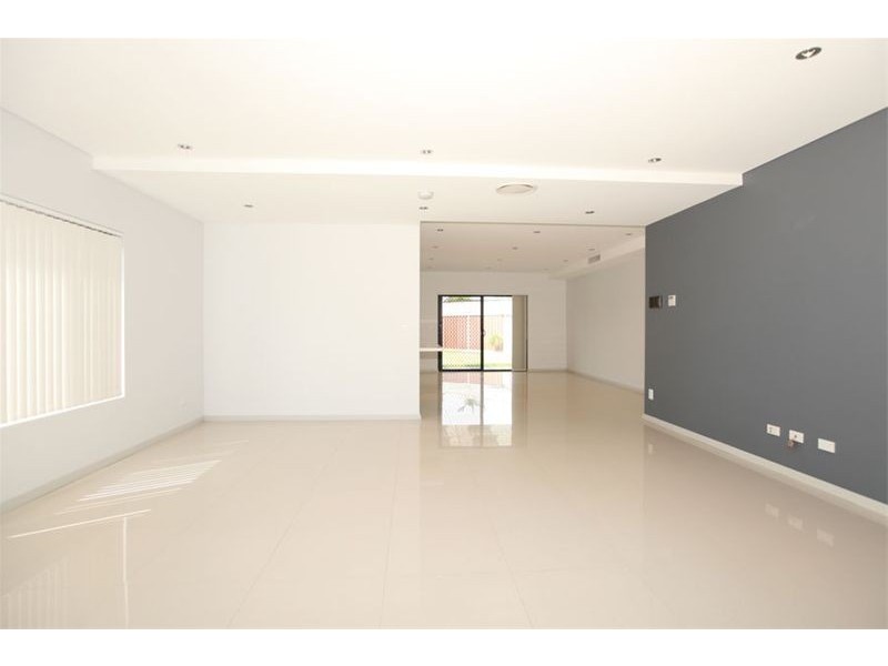 17  Burns Road, Picnic Point NSW 2213