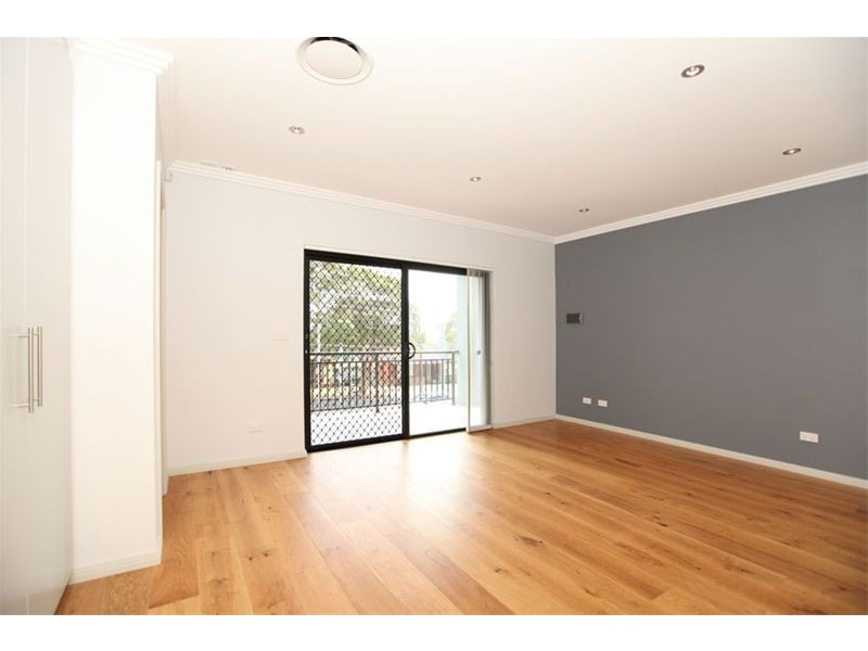 17  Burns Road, Picnic Point NSW 2213