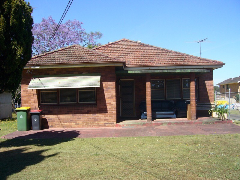 688 Henry Lawson Drive, Picnic Point NSW 2213