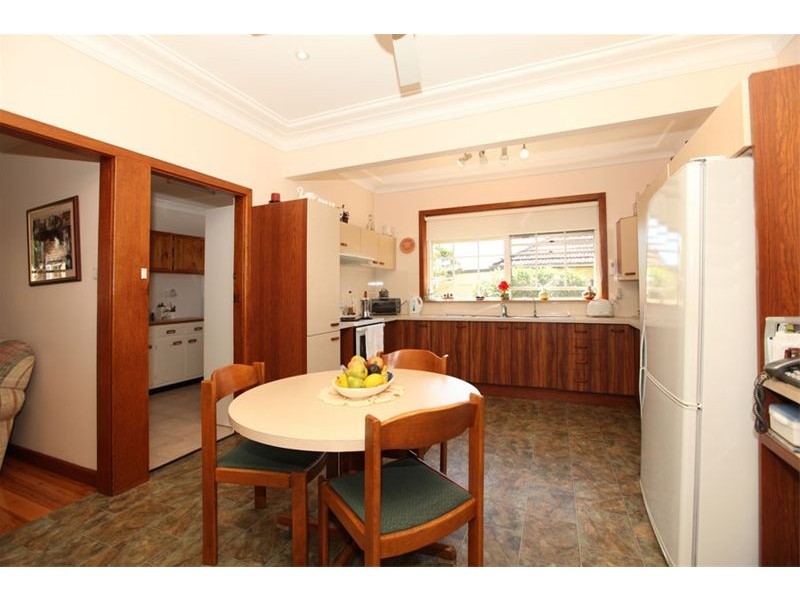 24 Burns Road, Picnic Point NSW 2213