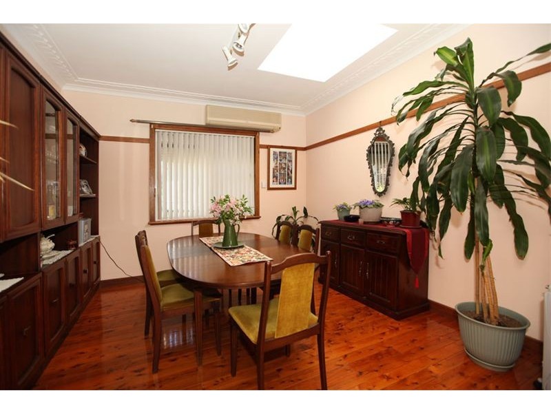 24 Burns Road, Picnic Point NSW 2213