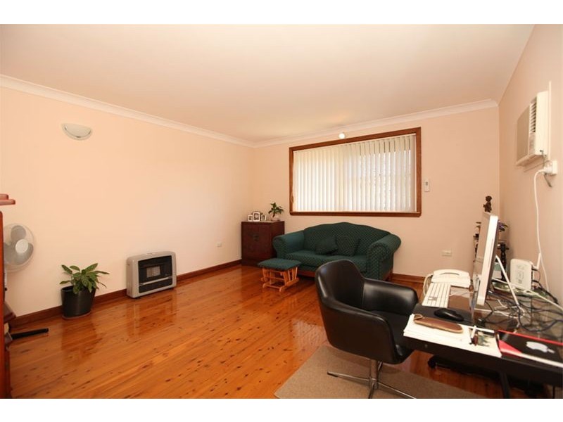 24 Burns Road, Picnic Point NSW 2213