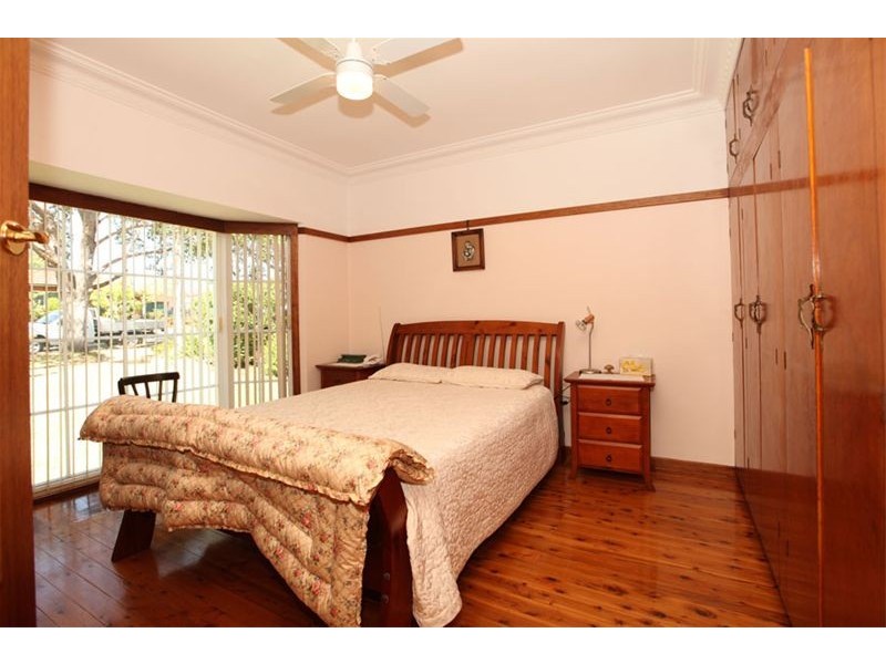 24 Burns Road, Picnic Point NSW 2213