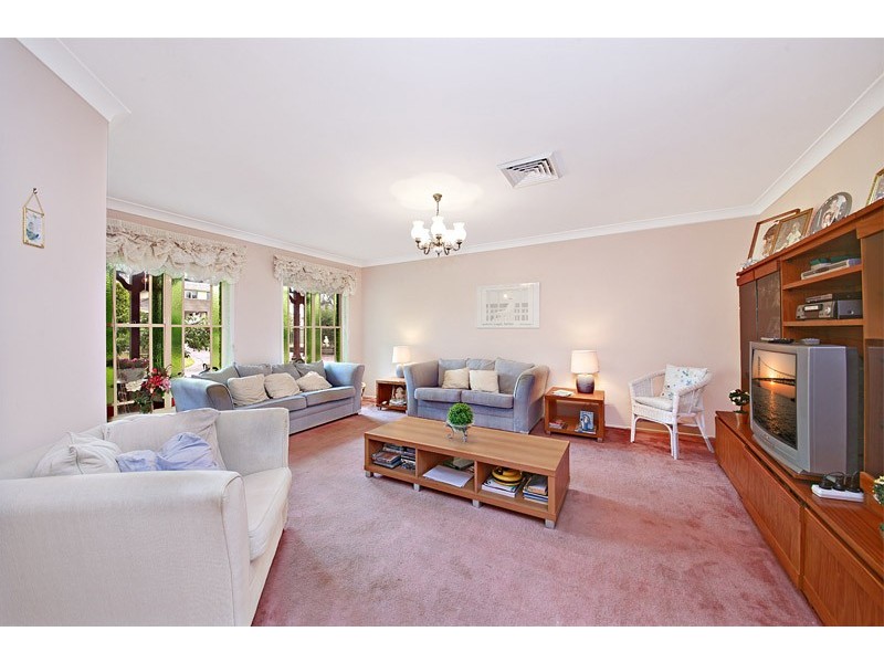 696 Henry Lawson Drive, East Hills NSW 2213