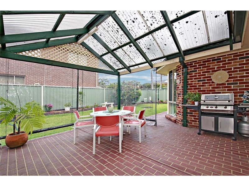 696 Henry Lawson Drive, East Hills NSW 2213