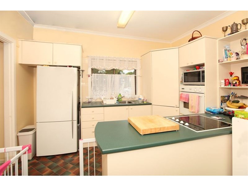 42 Harcourt Avenue, East Hills NSW 2213