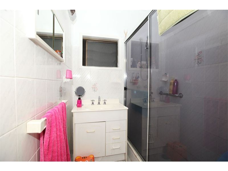 42 Harcourt Avenue, East Hills NSW 2213