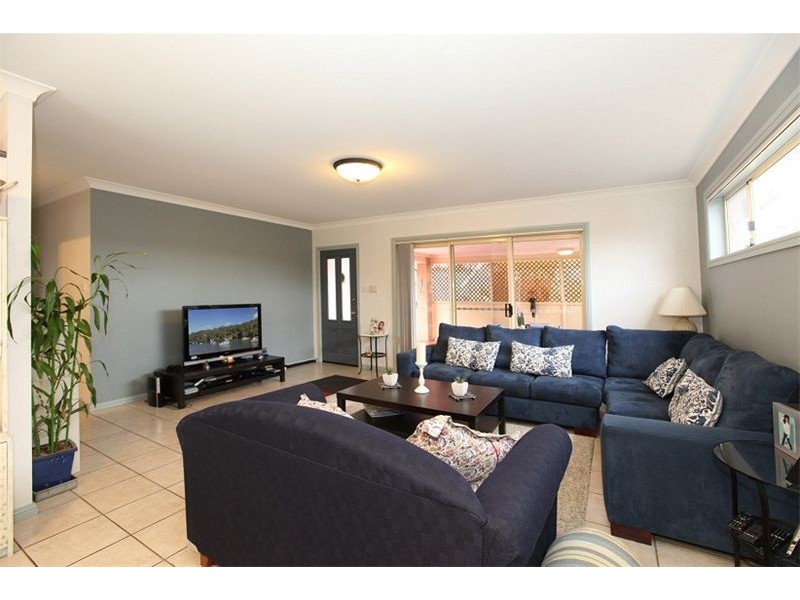 829D Henry Lawson Drive, Picnic Point NSW 2213