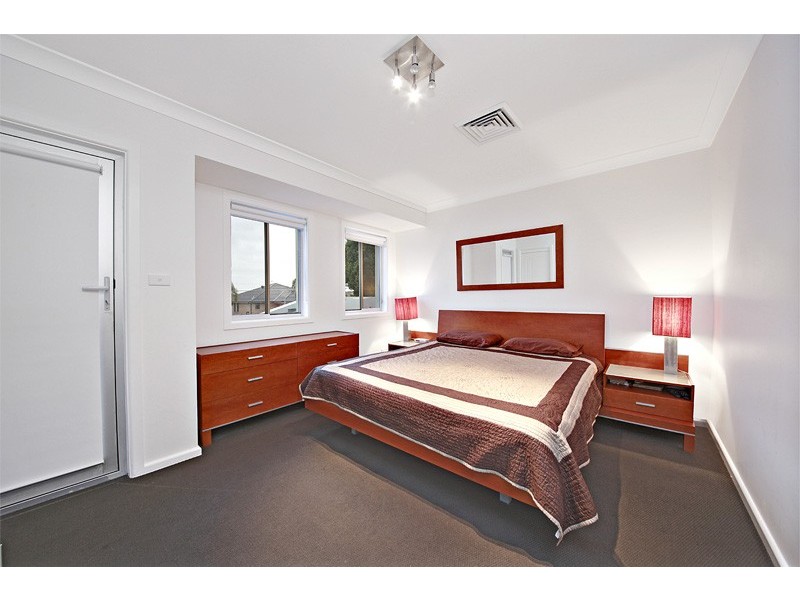 15 Penrose Avenue, East Hills NSW 2213