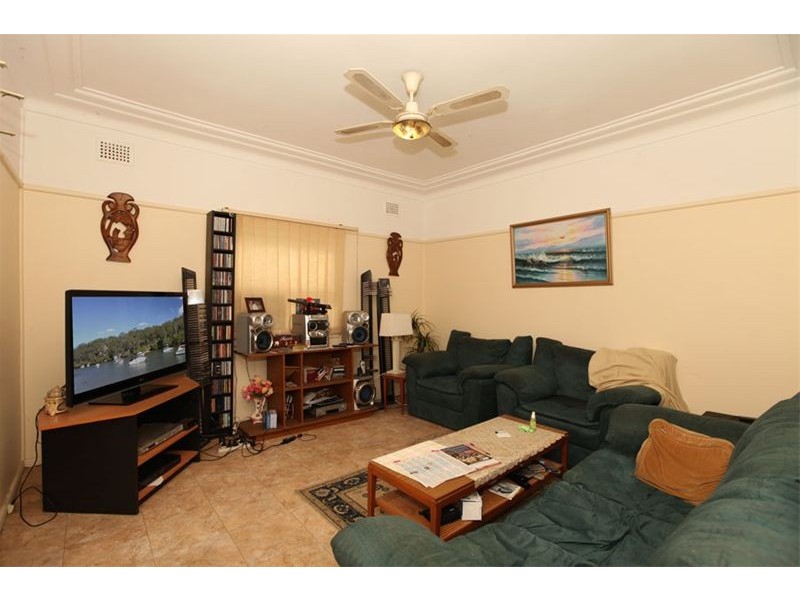 136 Tompson Road, Panania NSW 2213