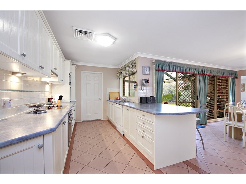 696 Henry Lawson Drive, East Hills NSW 2213