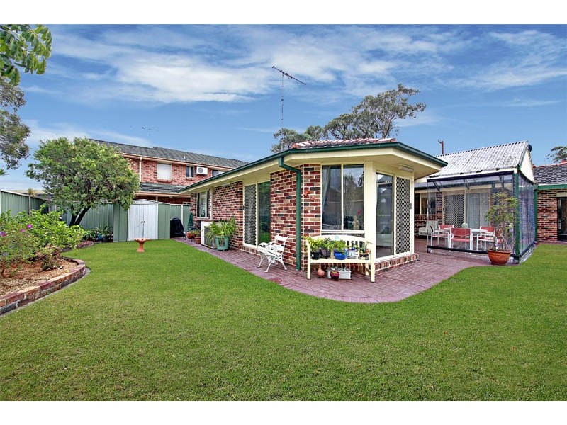 696 Henry Lawson Drive, East Hills NSW 2213