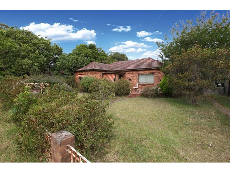 6 Monie Avenue, East Hills NSW 2213