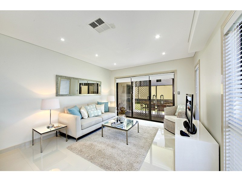 4 Joyce Avenue, Picnic Point NSW 2213