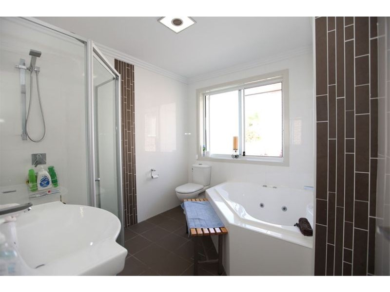 10A Blanc Avenue, East Hills NSW 2213