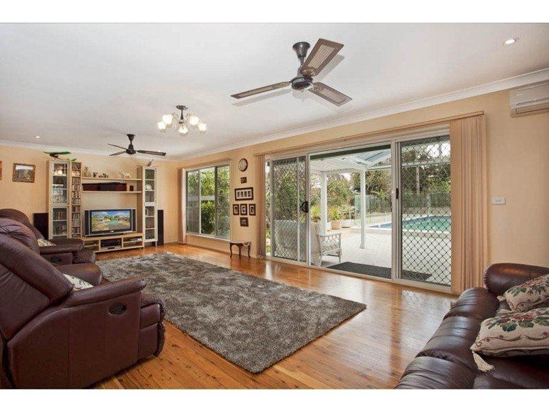 14 Burbank Ave, East Hills NSW 2213