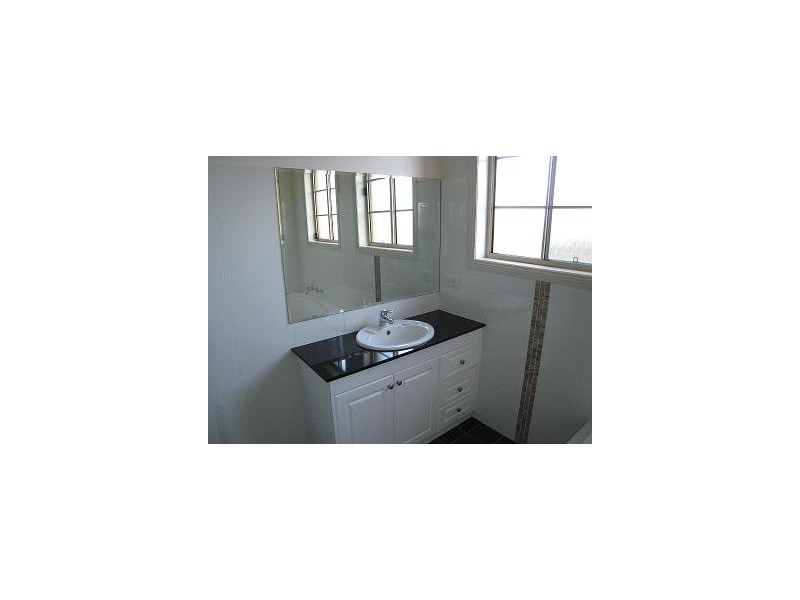 2c Roslyn Avenue, Panania NSW 2213