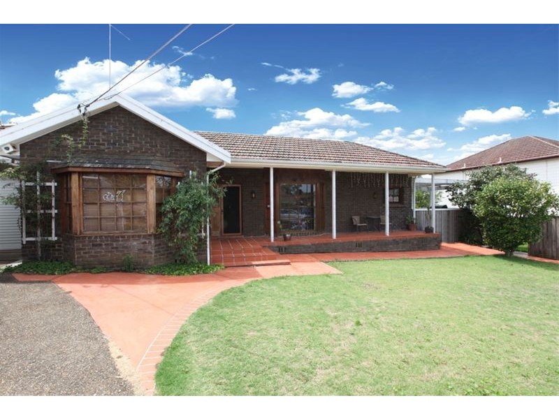 16 Paul Street, Panania NSW 2213