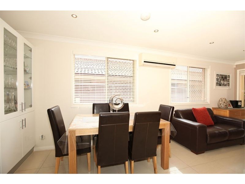 1/825 Henry Lawson Drive, Picnic Point NSW 2213