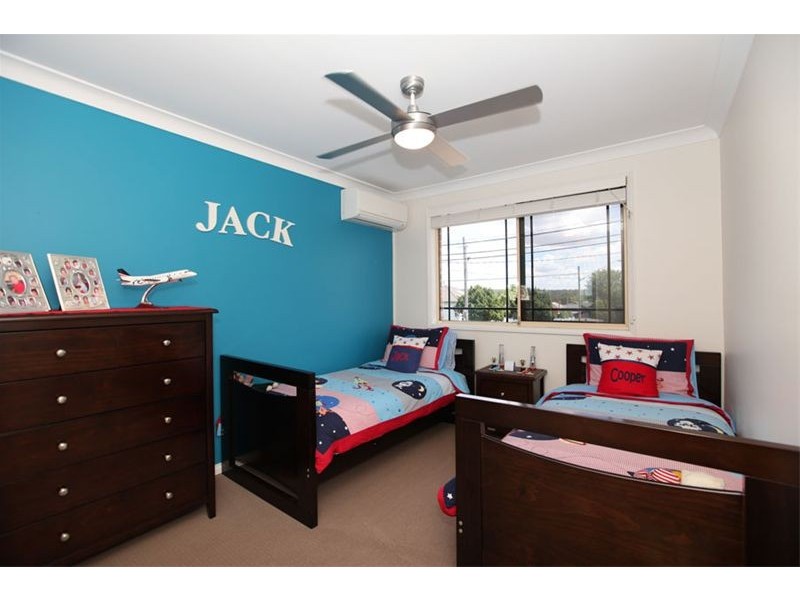 1/825 Henry Lawson Drive, Picnic Point NSW 2213