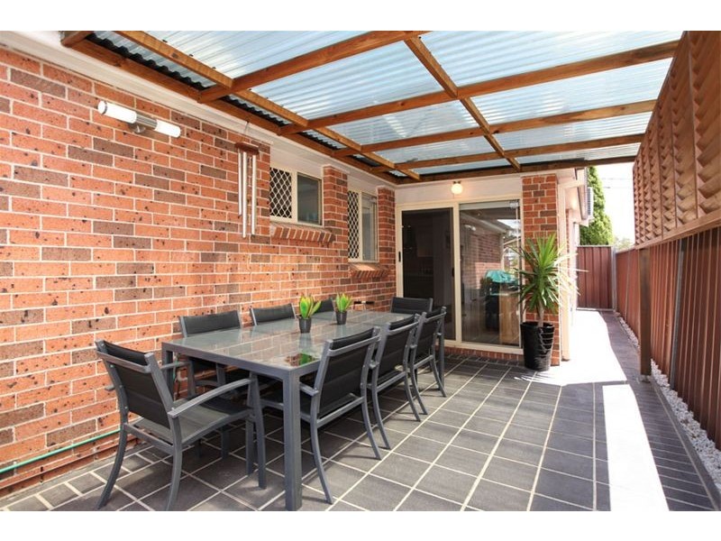 1/825 Henry Lawson Drive, Picnic Point NSW 2213