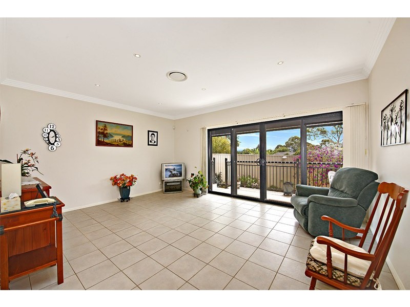 16 Woodburn Avenue, Panania NSW 2213