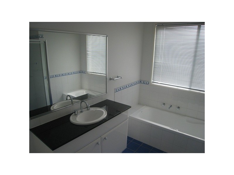 22 Hovea Court, Voyager Point NSW 2172