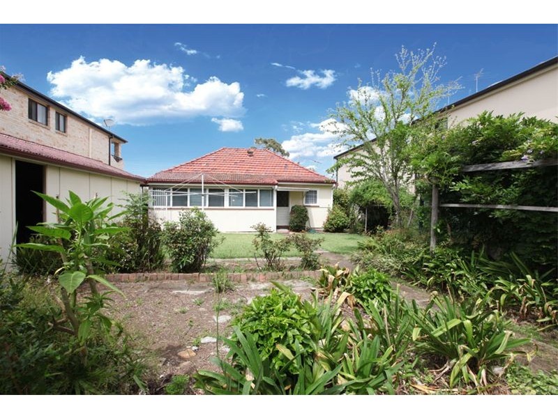 18 Ferndale Road, Revesby NSW 2212