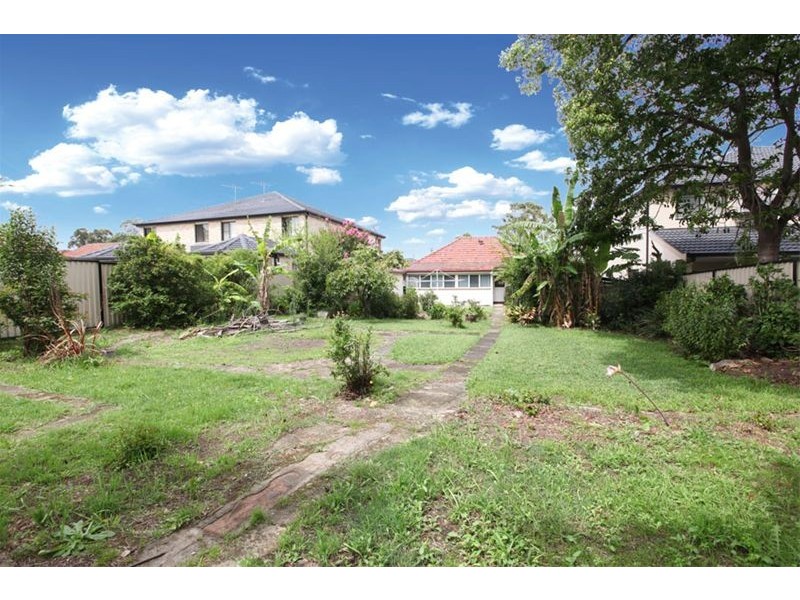 18 Ferndale Road, Revesby NSW 2212