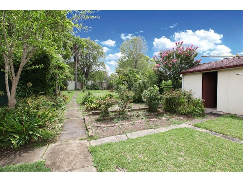 18 Ferndale Road, Revesby NSW 2212