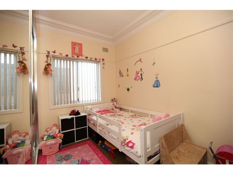 33 Richard Street, Panania NSW 2213