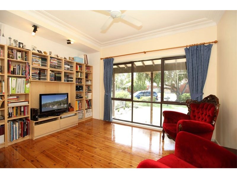 7 Ogilvie Street, East Hills NSW 2213