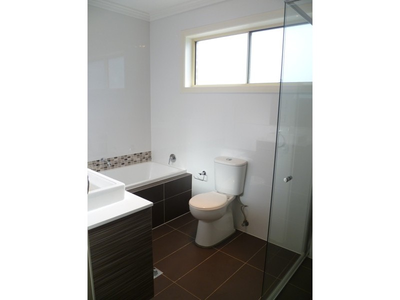 88 Victor Avenue, Picnic Point NSW 2213