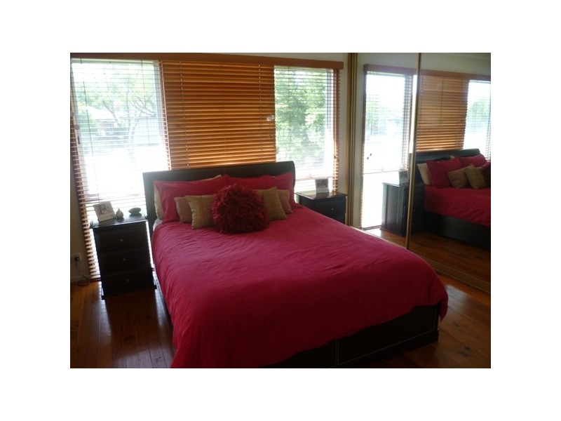 6 Bapaume Place, Milperra NSW 2214