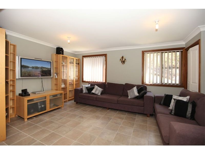 764a Henry Lawson Drive, Picnic Point NSW 2213