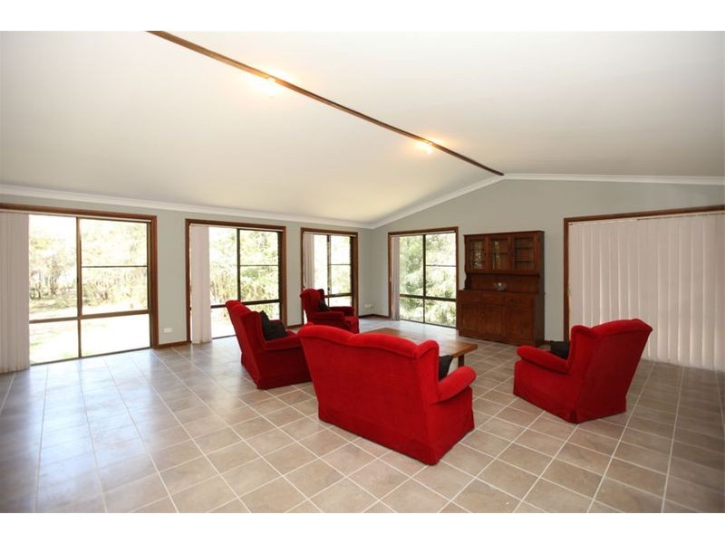 764a Henry Lawson Drive, Picnic Point NSW 2213