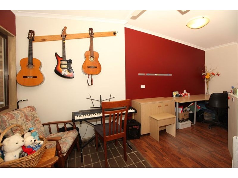 7 Ogilvie Street, East Hills NSW 2213