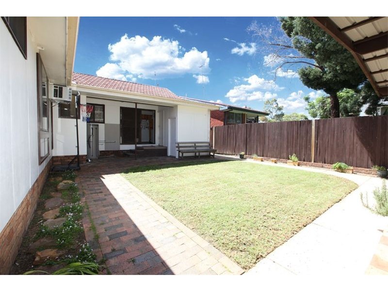 7 Ogilvie Street, East Hills NSW 2213