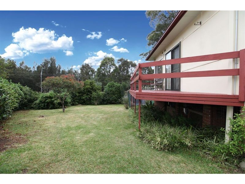 42 Harcourt Avenue, East Hills NSW 2213