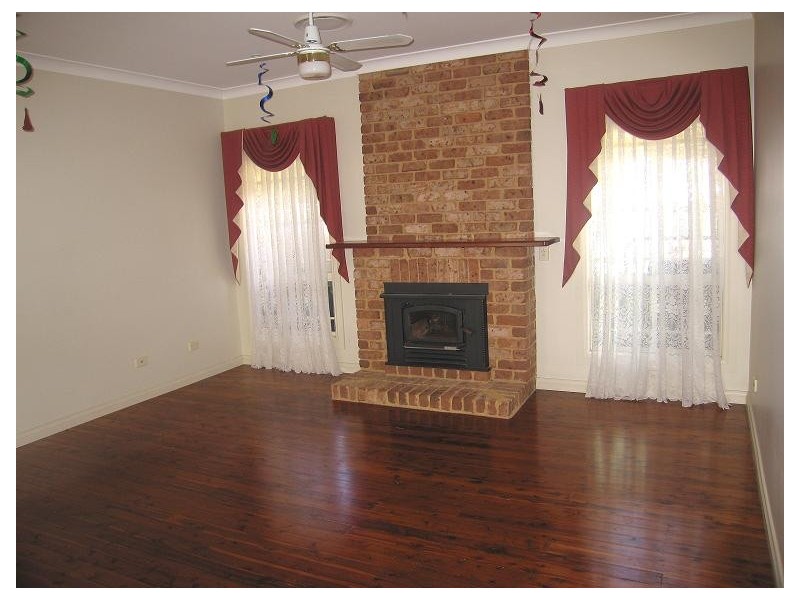 17 Worsley Street, East Hills NSW 2213