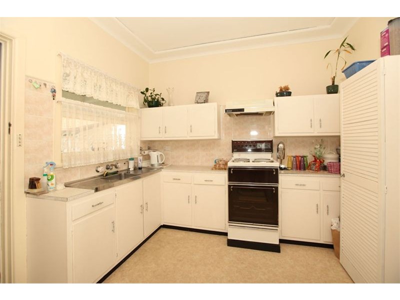 25 Eileen Street, Picnic Point NSW 2213