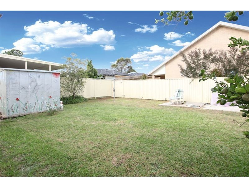 25 Eileen Street, Picnic Point NSW 2213