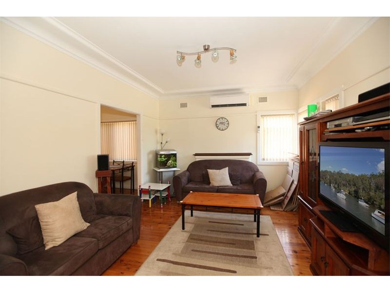 33 Richard Street, Panania NSW 2213