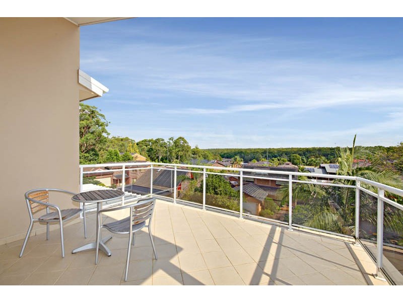 734 Henry Lawson Drive, Picnic Point NSW 2213