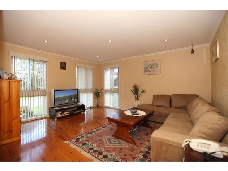 2 Chrisalex Place, St Clair NSW 2759