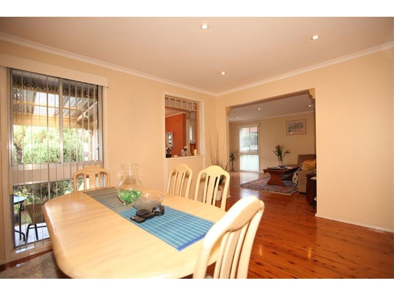 2 Chrisalex Place, St Clair NSW 2759
