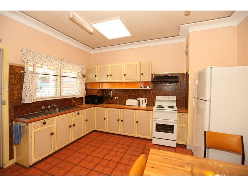 206 Lambeth Street, Picnic Point NSW 2213