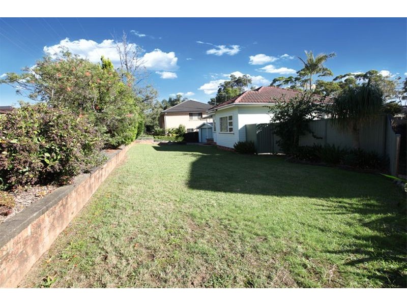 206 Lambeth Street, Picnic Point NSW 2213