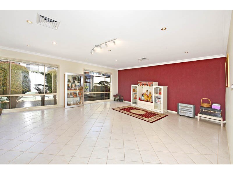 17 Pelorus Avenue, Voyager Point NSW 2172
