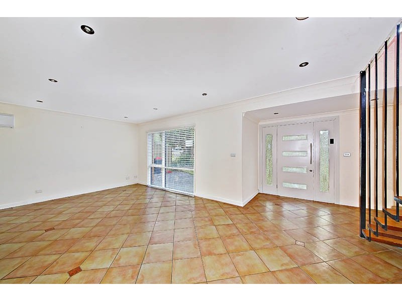 14 Sylvan Grove, Picnic Point NSW 2213